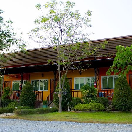 Navy Sisatchanalai Ban Nong Chang Exterior foto
